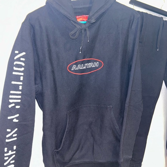 Aaliyah two piece set - Picture 2 of 11